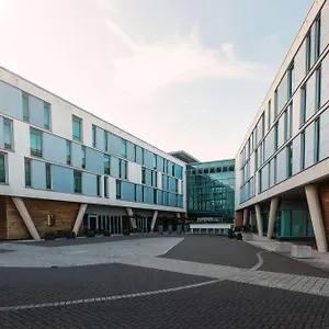 Doubletree By Hilton International Airport Отель
